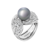 Кольцо с жемчугом и бриллиантами, белое золото