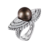 Кольцо с жемчугом и бриллиантами, белое золото, н.керамика