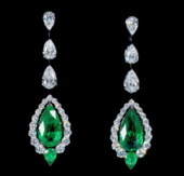 Серьги с изумрудами и бриллиантами, белое золото