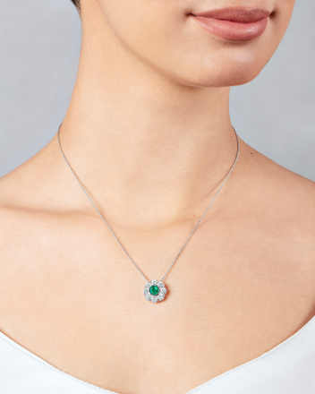 Колье с изумрудом и бриллиантами, белое золото 2