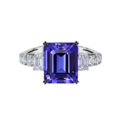 Кольцо с танзанитом и бриллиантами, белое золото