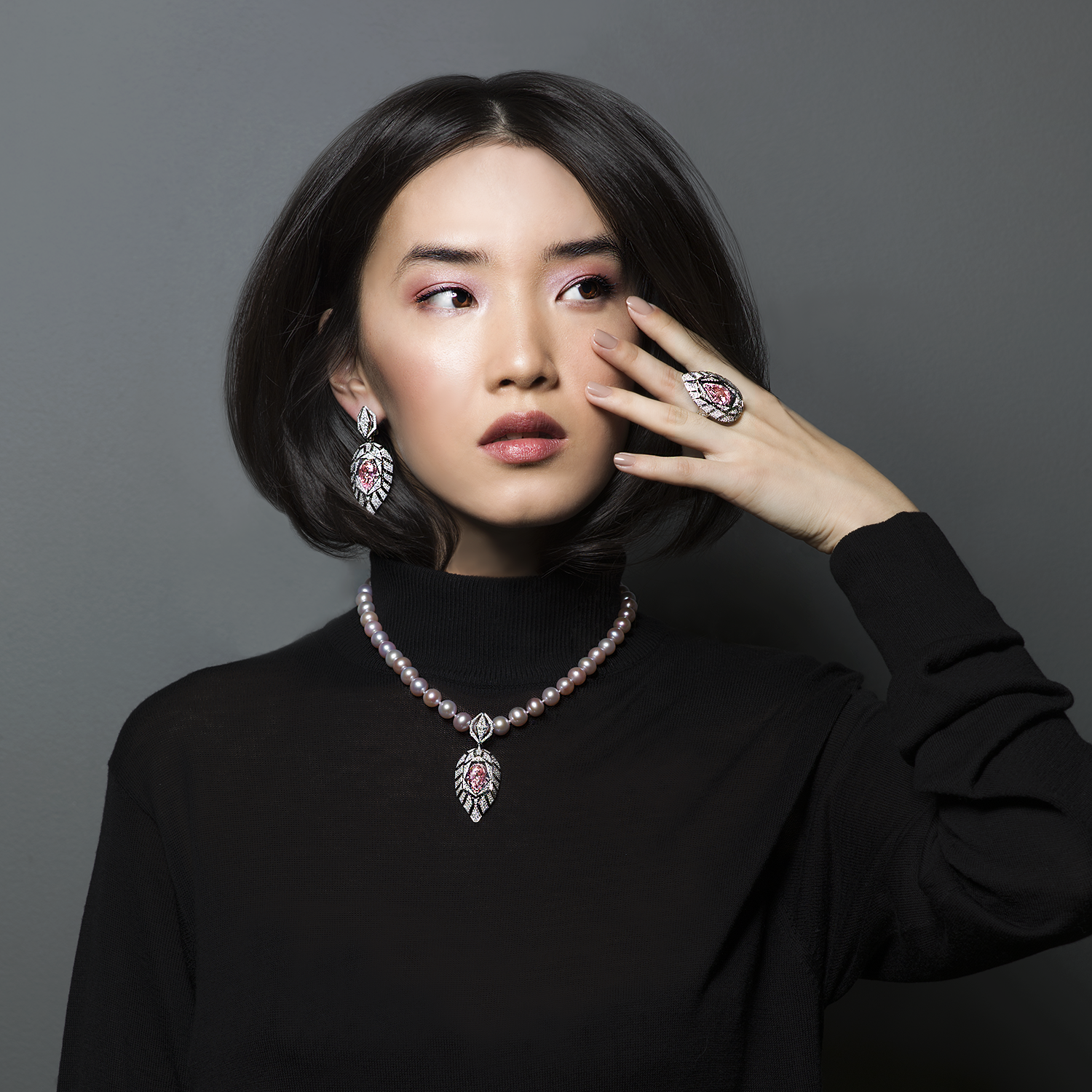 Серьги с морганитами и бриллиантами, белое золото