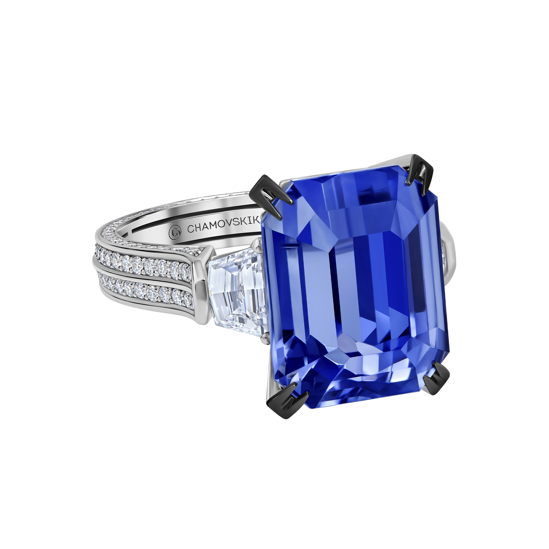 Кольцо с сапфиром и бриллиантами, белое золото