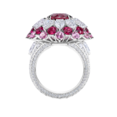 Кольцо с турмалином рубеллитом, рубинами, розовыми сапфирами и бриллиантами, белое золото