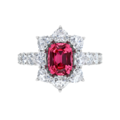 Кольцо со шпинелью и бриллиантами, белое золото