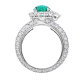 Кольцо с изумрудом и бриллиантами, белое золото
