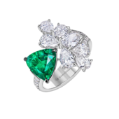 Кольцо с изумрудом и бриллиантами, белое золото