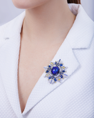 Подвес-брошь с опалом, сапфирами и бриллиантами, белое золото