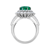 Кольцо с изумрудом и бриллиантами, белое золото