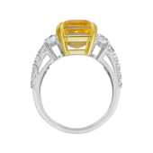 Кольцо с желтым сапфиром и бриллиантами, белое золото